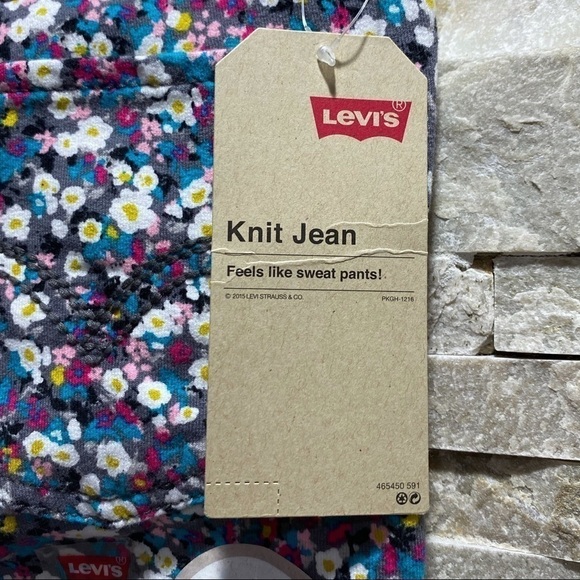 LEVI’S Floral Girl’s “The Knit Jean” - Picture 12 of 15